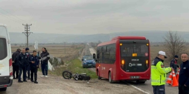 Gönen’de minibüs ile motosiklet çarpıştı: 1 yaralı