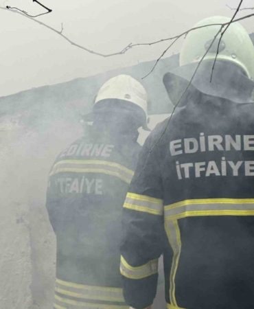 Edirne’de depo yangını büyümeden söndürüldü