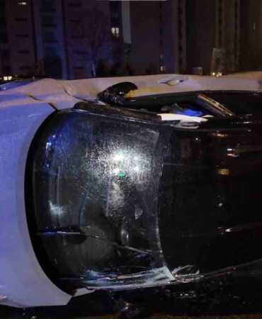 Aşırı hız ve alkol kazaya neden oldu: Sancaktepe’de otomobil takla attı