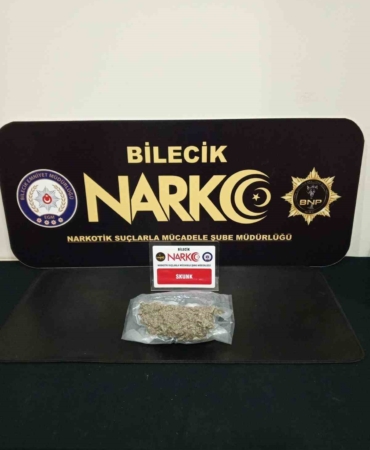 220 gram uyuşturucu maddeyi çadırın içine saklamışlar