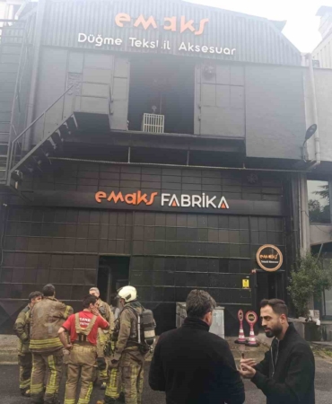 Bahçelievler’de polyester fabrikasında korkutan yangın