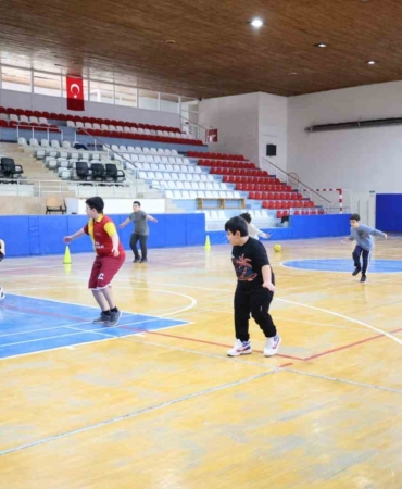 Bilecik’te basketbol spor okulları antrenmanları sürüyor