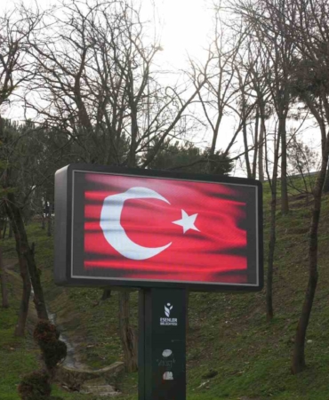 Esenler ay yıldızlı bayrağa büründü