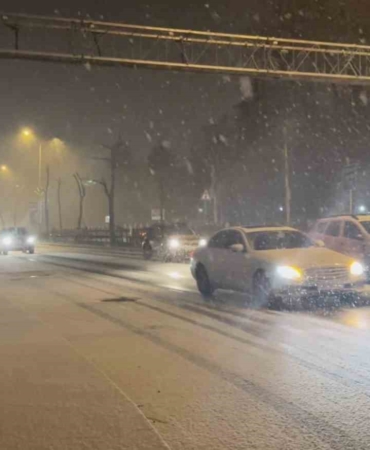 İstanbul yeni yıla kar yağışı ile girdi