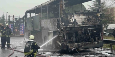 Seyir halindeki yolcu otobüsünde yangın: Facia son anda önlendi