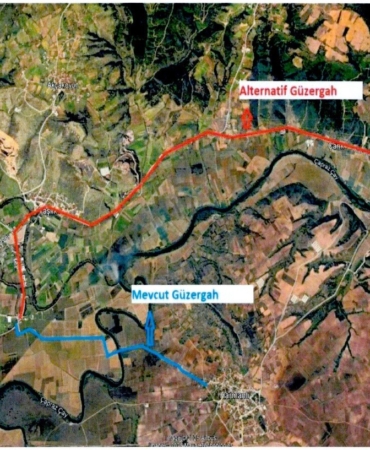 Hasar gören ve beşik gibi sallanan köprü yıkılıyor