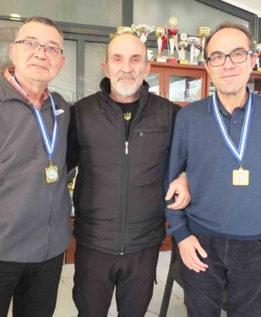 Burhaniye’ de briç turnuvaları devam ediyor