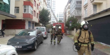 Kartal’da çatı katında yangın paniğe neden oldu