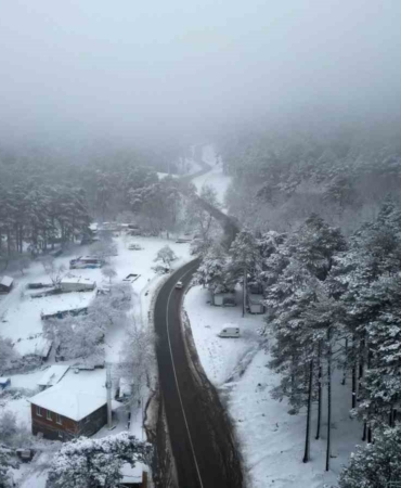 Kazdağları beyaza büründü, manzara nefes kesti