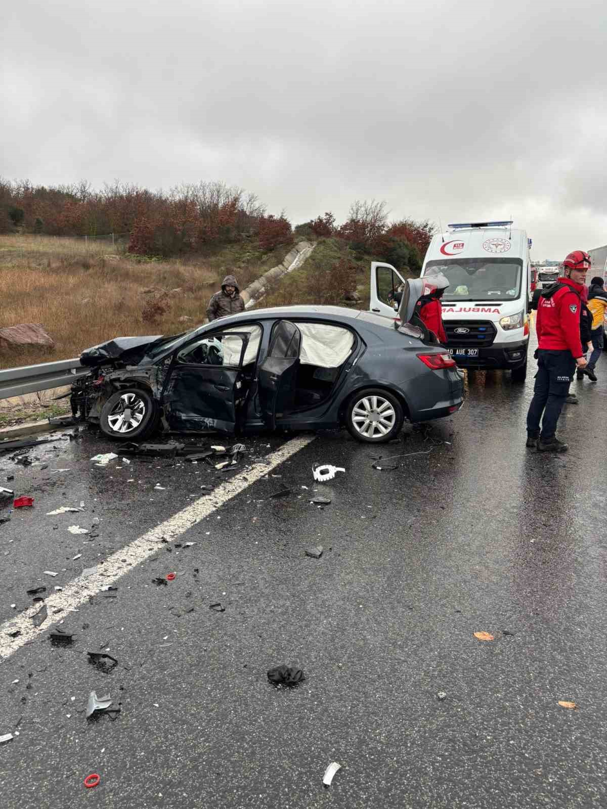 İzmir-İstanbul Otoyolu’nda zincirleme kaza: 1 ölü, 10 yaralı