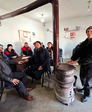 Çiftçiye aşılama çalışmaları, sulama yöntemleri ve desteklemeler anlatıldı