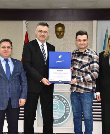 MEDEK akreditasyon belgeleri törenle takdim edildi