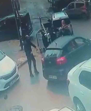 Çekmeköy’de kapı önü motor parkı kavgası: Keser ve sopayla darp anları kamerada