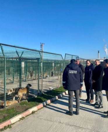 Kaymakam Özderin, Pınarhisar Geçici Hayvan Bakım ve Gözlem Merkezi’nde incelemelerde bulundu