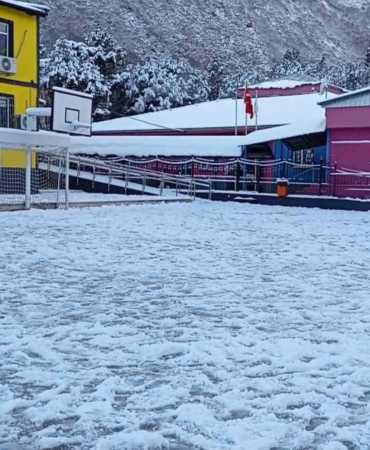 Bursa’da kar yağışı eğitimi de etkiledi