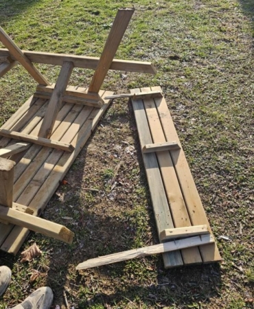 Bilecik’te kamuya ait banklara zarar verildi