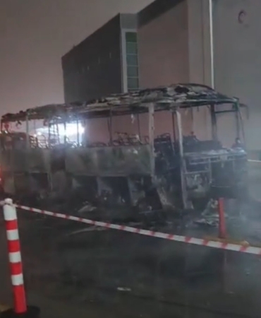 Otobüs alev topuna döndü