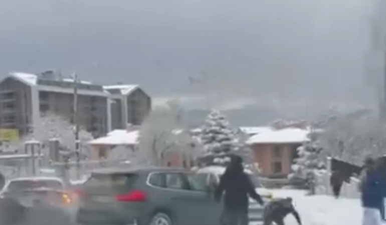 Bursa’da korku dolu anlar: Kayan araç vatandaşların arasına daldı