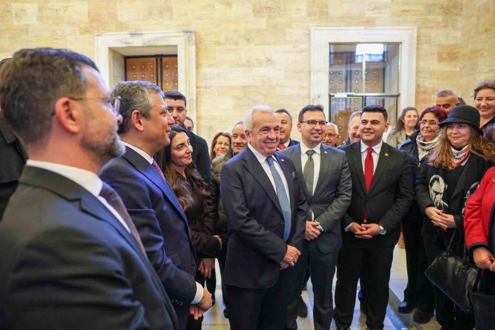 CHP Genel Başkanı Özel’den Nilüfer ve Bursa teşkilatına mesaj