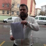 Cadde ortasında yarış yapan araç çarpıp kaçtı, mağdur 2 yıldır adalet bekliyor