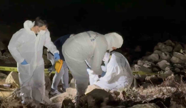 Elif Kumal’ın cansız bedeni 8 metre derinlikteki aracının içinde bulundu