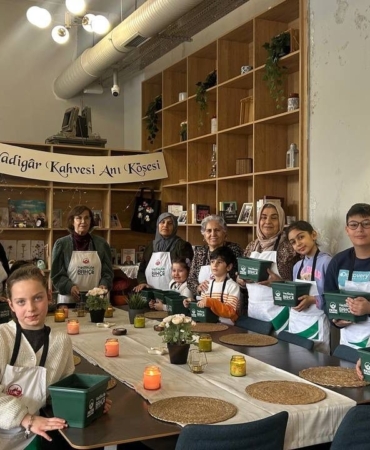 Ara tatilde kuşaklar Yadigar Kahvesi’nde buluştu