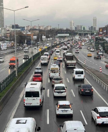 Anadolu Yakası’nda trafik yoğunluğu yüzde 60’a ulaştı