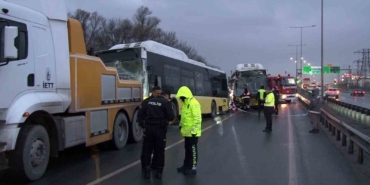 Başakşehir’de 3 İETT otobüsü çarpıştı, 5 yolcu yaralandı