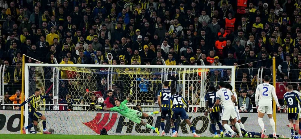 UEFA Avrupa Ligi: Fenerbahçe: 0 - Aston Villa: 1 (İlk yarı)
