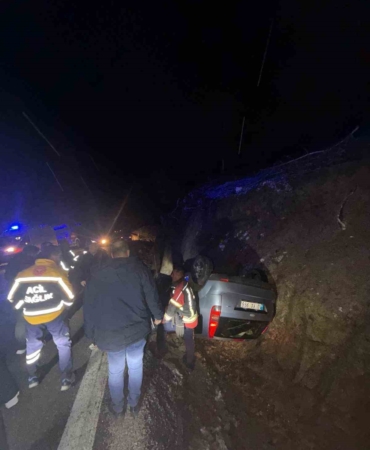 Kazdağları yolunda otomobil takla attı