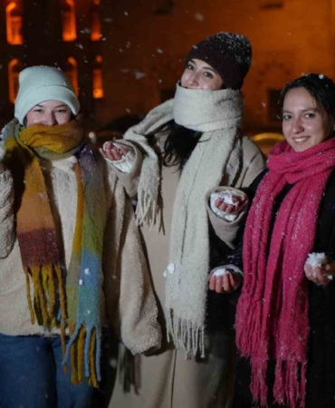 Edirne’de kar sevinci: Vatandaşlar beyaz örtünün tadını çıkardı