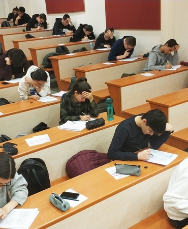 İhlas Kolejinden bursluluk sınavına giren her öğrenciye ücretsiz rehberlik hizmeti