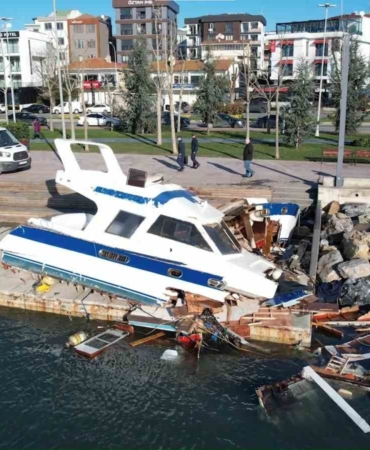 Tuzla’da fırtına sonrası hasar tespit çalışmaları sürüyor