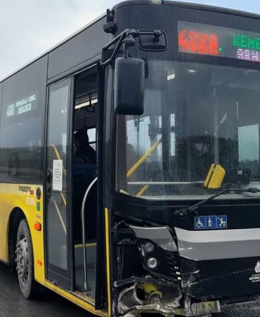 Arnavutköy’de İETT otobüsü kazaya karıştı: 2 yolcu yaralandı