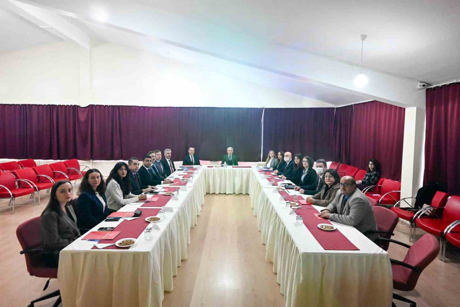 Kırklareli Valisi Turan: "Aile odaklı sosyal hizmetlerin bütüncül, koruyucu ve önleyici bir anlayışla sürdürülebilir şekilde yürütülmesi büyük önem taşıyor"