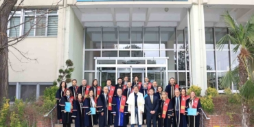 BUÜ’de profesörlük belgeleri törenle takdim edildi