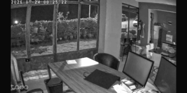 Balıkesir’de meydana gelen deprem Bursa’da işyerinin kamerasına yansıdı