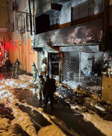 Sarıyer’de motosiklet tamirhanesi alev alev yandı: 1 yaralı