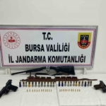 İznik’te şüphelinin evinden tabanca ve av tüfeği çıktı