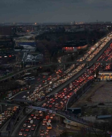 İstanbul’da yüzde 90’a varan trafik havadan görüntülendi