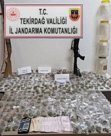 Tekirdağ’da uyuşturucu operasyonunda satışa hazır esrar ele geçirildi