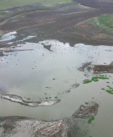 Doğuda kar batıda kuraklık: Gölette korkutan görüntü