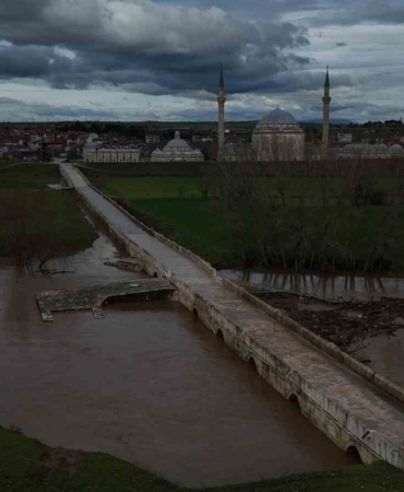 Tunca Nehri alarm veriyor: Tarım arazileri sular atında kaldı