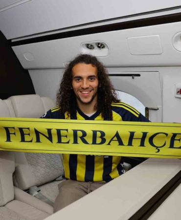 Fenerbahçe’nin yeni transferi Matteo Guendouzi, İstanbul’a geldi