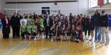 Bilecik’te küçük kızlar voleybol müsabakaları tamamlandı
