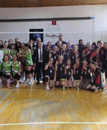 Bilecik’te küçük kızlar voleybol müsabakaları tamamlandı