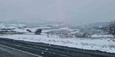 Tekirdağ’ın yüksek kesimleri yağan karla beyaza büründü