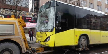 Sancaktepe’de İETT otobüsleri zincirleme kazaya karıştı: 3 kişi yaralandı