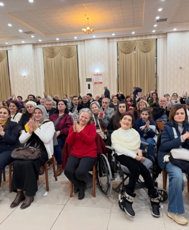 Gölcük’te Türk Halk Müziği Değirmendere Korosu konser verdi