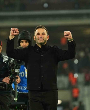 Okan Buruk, taraftarlara 3’lü çektirdi